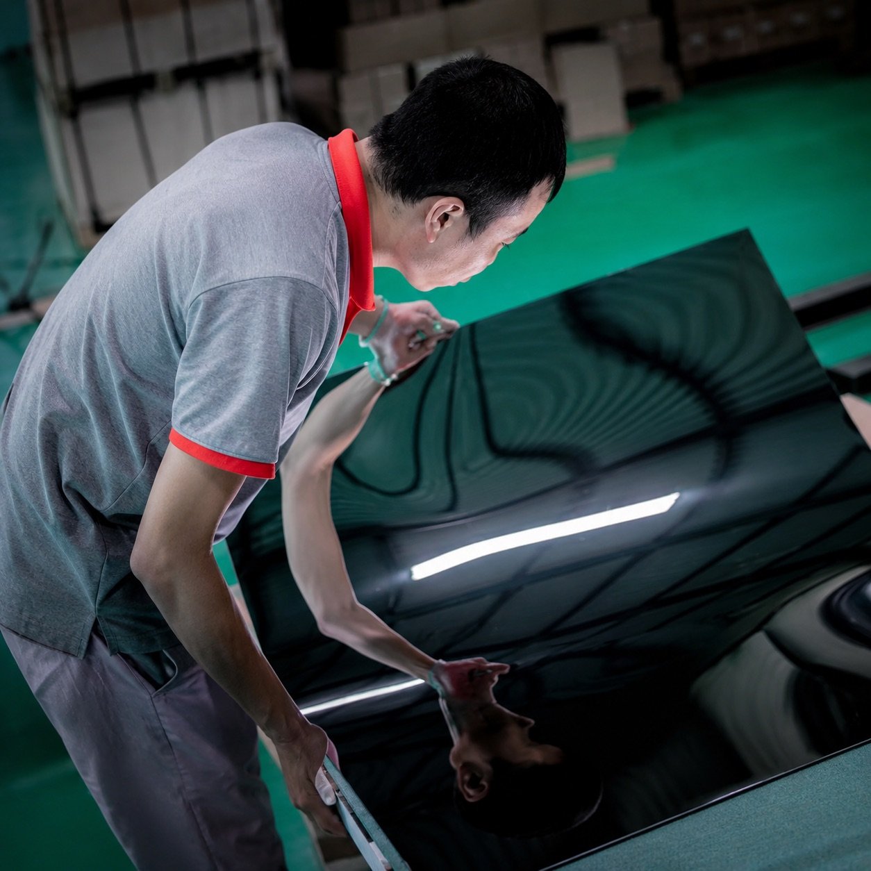 Surface inspection of an acrylic mirror sheet
